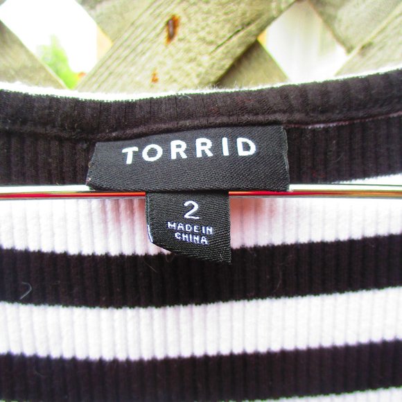 Torrid Black & White Striped Maxi Dress NEW Sz 2 - Picture 5 of 7